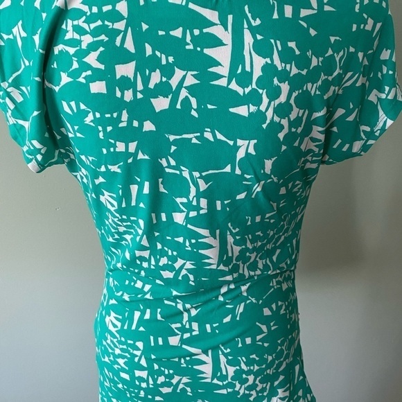 Women’s Dress Shirt Size Medium - Picture 2 of 4